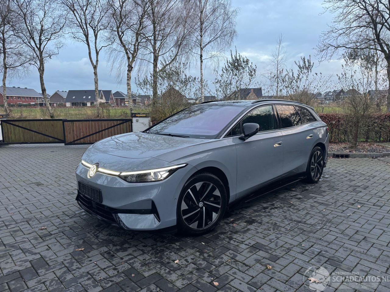 Volkswagen ID.7 Volkswagen ID.7 Tourer Pro 210 kW Panoramadach Trekhaak 360view HUD VOL