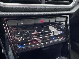 Volkswagen T-Roc Volkswagen T-Roc 1.5 TSI DSG R-Line Camera ACC Side Assist VOL picture 9