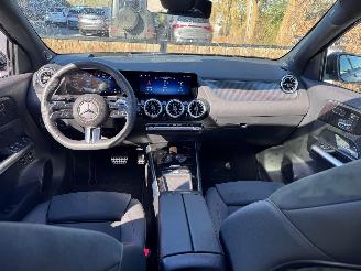 Mercedes GLA GLA 250 e AMG Panorama HUD 360view Carbon AmbianGLA 250 e AMG Panorama HUD 360view Carbon Ambiance VOL!! picture 4
