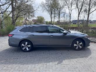 Volkswagen Passat Volkswagen Passat Variant 1.5 eTSI R-Line Panorama Trekhaak VOL! picture 12