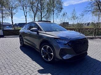 krockskadad bil auto Audi Q4 Audi Q4 e-tron Sportback 40 PANO Leer Camera AHK VSONOS VOL! 2024/7