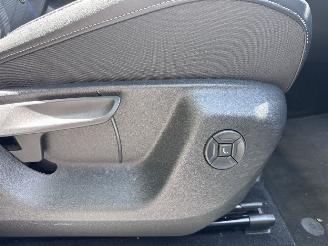 Volkswagen Tiguan Volkswagen Tiguan 1.5 TSI eHybrid R-Line PANO Massage Trekhaak Sportstoelen ! picture 19