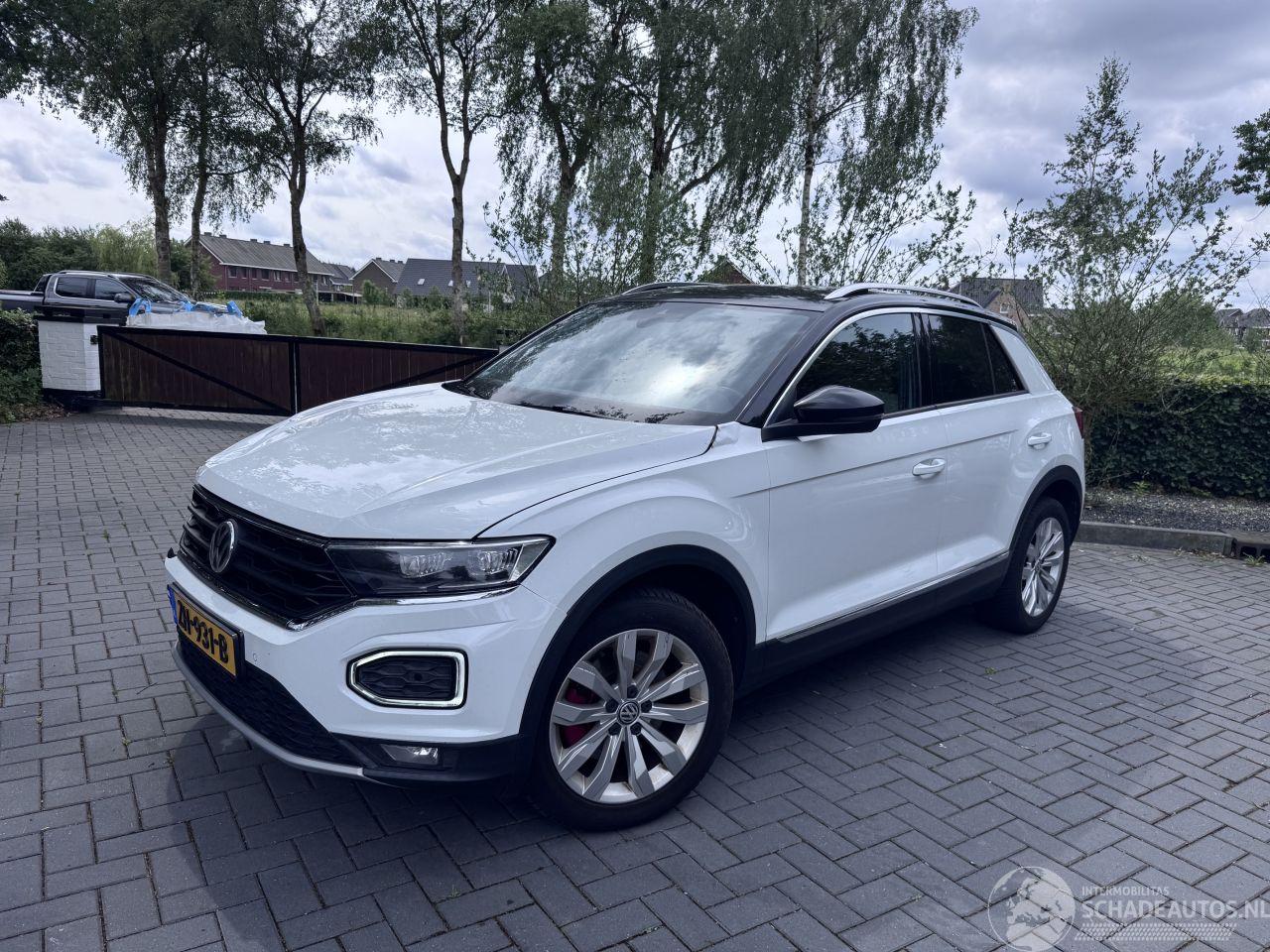 Volkswagen T-Roc Volkswagen T-Roc 1.5 TSI DSG Sport Camera Trekhaak 150ps ACC DCC