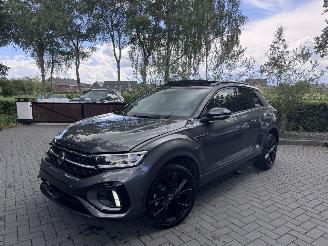 krockskadad bil auto Volkswagen T-Roc Volkswagen T-Roc 1.5 TSI DSG R-Line PANO AHK Camera IQ Lights VOL!! 2026/2