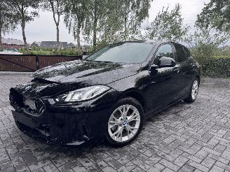 skadebil auto BMW 1-serie BMW 120 1 Limousine 120 M Sport Camera Ambiance VOL 2026/1