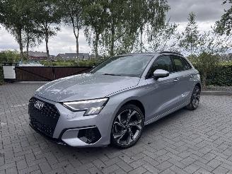 Unfallwagen Audi A3 Audi A3 Sportback 35 TFSI S-Line Automaat Trekhaak Camera 2021/7
