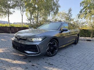 Volkswagen Passat Passat Variant 2.0 TDI 110 kW 3x R-line PANO HUD picture 23