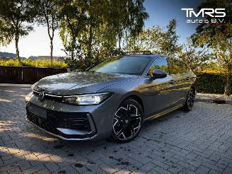 Damaged car Volkswagen Passat Passat Variant 2.0 TDI 110 kW 3x R-line PANO HUD 2025/10
