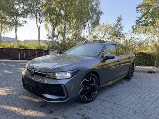 Volkswagen Passat Passat Variant 2.0 TDI 110 kW 3x R-line PANO HUD picture 22