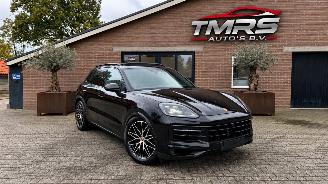 Vaurioauto  passenger cars Porsche Cayenne Cayenne E-Hybrid PANORAMA Sport Chrono Leder VOL 2024/9