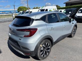 uszkodzony samochody osobowe Renault Captur AUTOMAAT 2022/11
