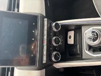 Renault Clio  picture 9