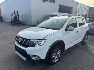 uszkodzony samochody osobowe Dacia Sandero STEPWAY 2020/2