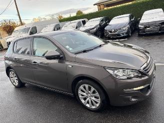 Peugeot 308  picture 2