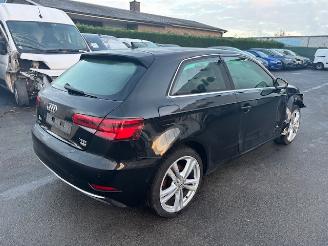 Voiture accidenté Audi A3 SLINE AUTOMAAT 2017/5