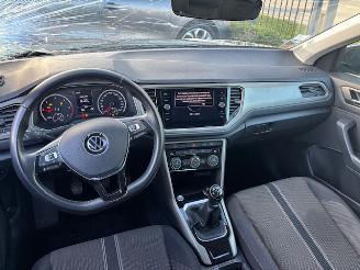 Volkswagen T-Roc  picture 7