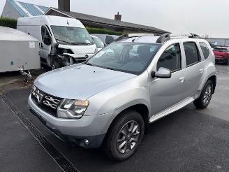 Voiture accidenté Dacia Duster  2015/3