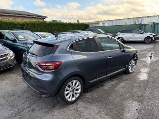 krockskadad bil auto Renault Clio  2019/12
