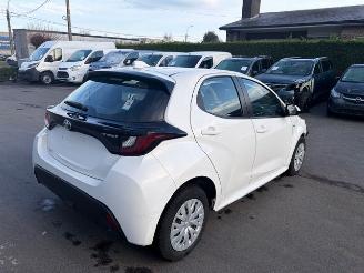 krockskadad bil auto Toyota Yaris HYBRID 2021/12
