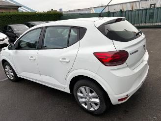 krockskadad bil auto Dacia Sandero  2022/8