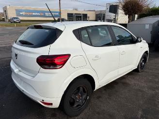 krockskadad bil auto Dacia Sandero  2021/4