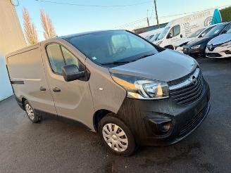 krockskadad bil bedrijf Opel Vivaro  2018/10