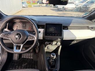 Renault Clio LIMITED picture 6