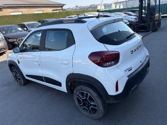 krockskadad bil auto Dacia Spring  2023/9