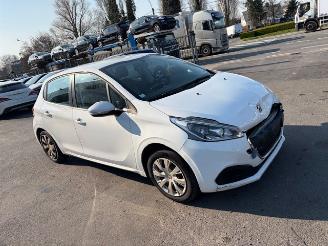 Peugeot 208  picture 5