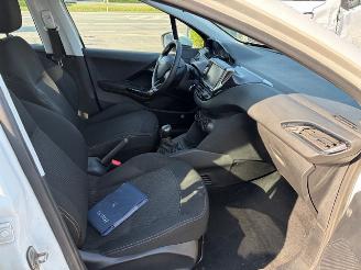 Voiture accidenté Peugeot 208  2017/7