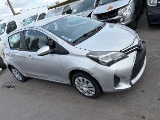 Coche accidentado Toyota Yaris  2015/3