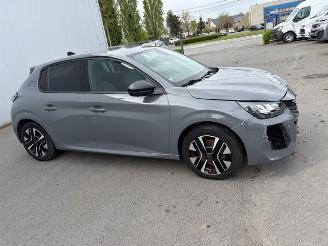 Peugeot 208  picture 7