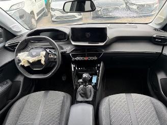 Peugeot 208  picture 9