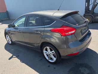 krockskadad bil auto Ford Focus  2016/6