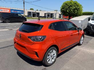  Renault Clio  2025/10