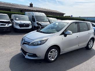 Schadeauto Renault Scenic  2015/4