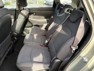Kia Carens 7 seats picture 7