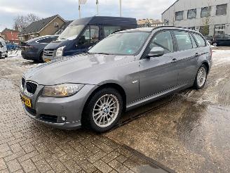 Damaged car BMW 3-serie Touring 320D Luxury Line 2012/3