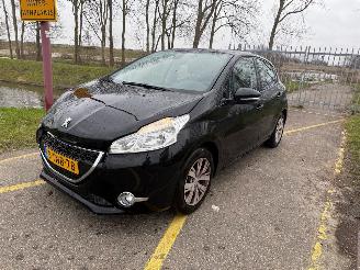  Peugeot 208 1.2 e-VTi Envy Automaat 2014/3