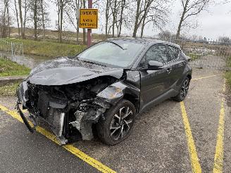 Toyota C-HR 2.0 Hybrid TeamNL picture 2