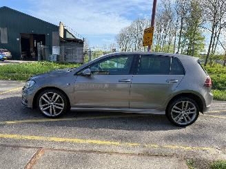 Volkswagen Golf 1.4 TSI Connected Series Automaat picture 2
