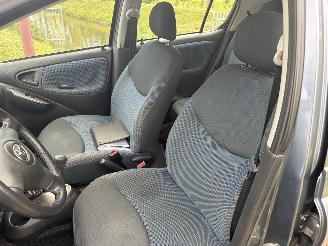 Toyota Yaris 1.0 VVT-i S-Line MMT AUTOMAAT picture 8