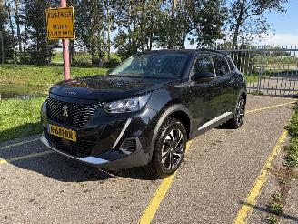 skadebil auto Peugeot 2008 1.2 PureTech Allure 2022/11