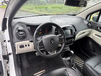 Renault Captur 1.2 TCe Initiale Paris picture 12