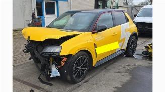 Coche siniestrado Renault 4 5 E-Tech electric, Hatchback 5-drs, 2024 52 kWh 2024/11