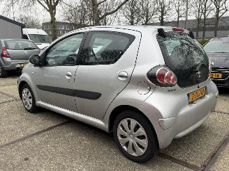 Toyota Aygo 1.0 Airco 5drs rijdbaar! picture 5
