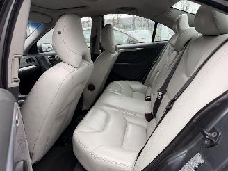 Volvo S-60 2.0T MOMENTUM AUTOMAAT! RIJDBAAR picture 14