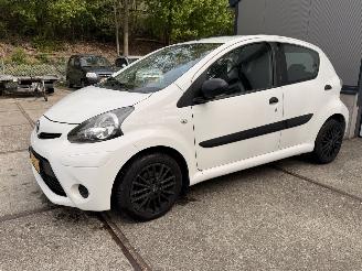 Toyota Aygo 1.0 VVT-i Now NationaleAutoPas Origineel NL Airco! picture 3