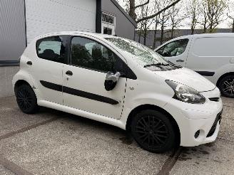 Toyota Aygo 1.0 VVT-i Now NationaleAutoPas Origineel NL Airco! picture 7