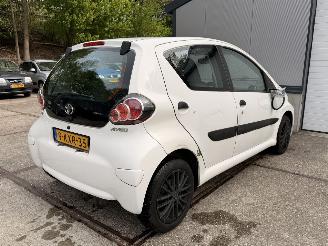 Toyota Aygo 1.0 VVT-i Now NationaleAutoPas Origineel NL Airco! picture 14
